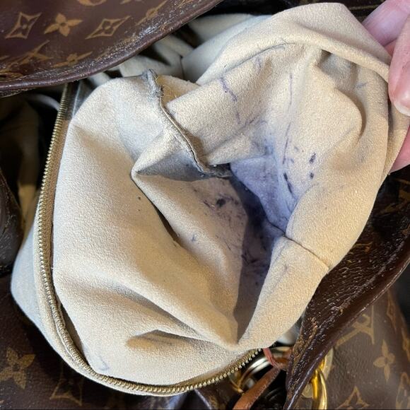 Louis Vuitton Artsy MM Monogram Canvas - Picture 15 of 16